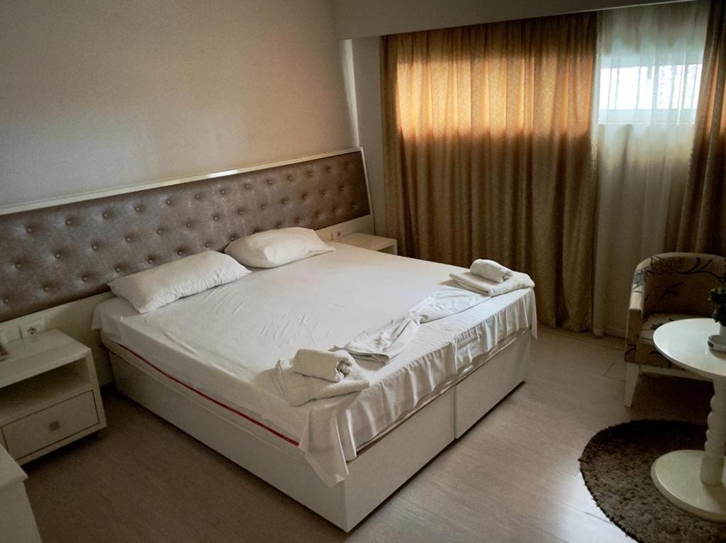 Select City Center Hotel Τίρανα Εξωτερικό φωτογραφία