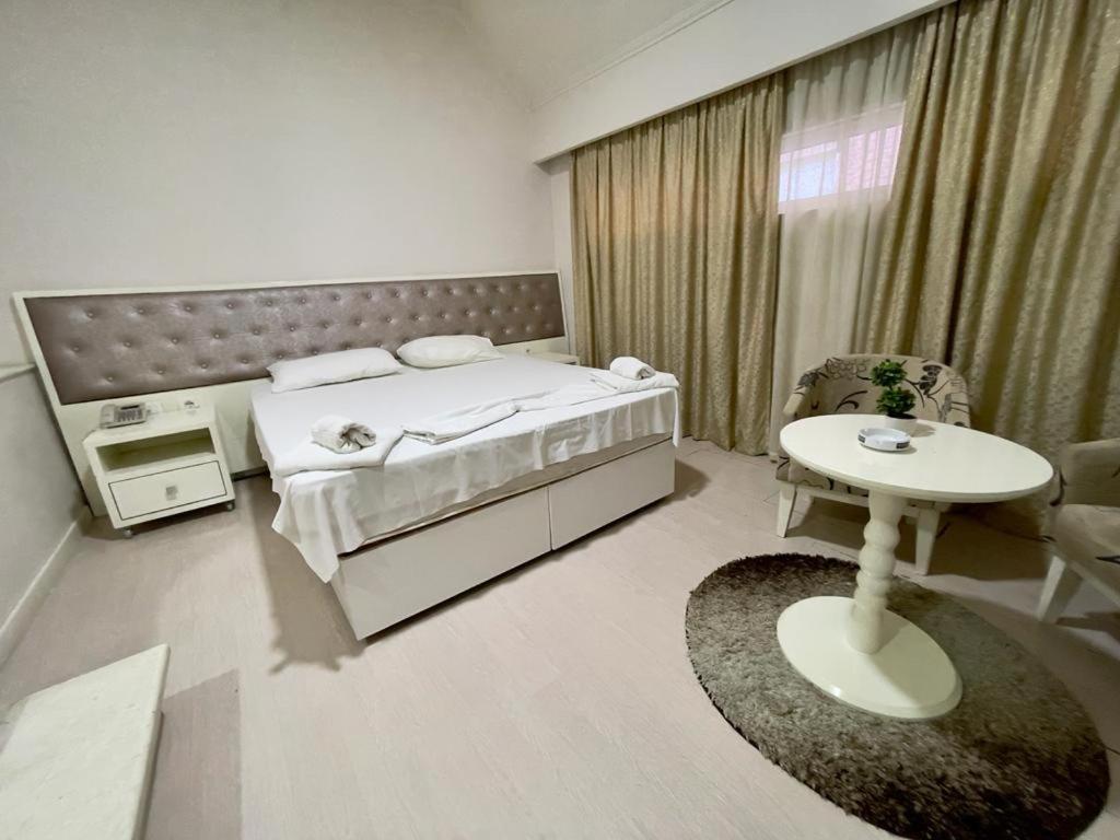 Select City Center Hotel Τίρανα Εξωτερικό φωτογραφία