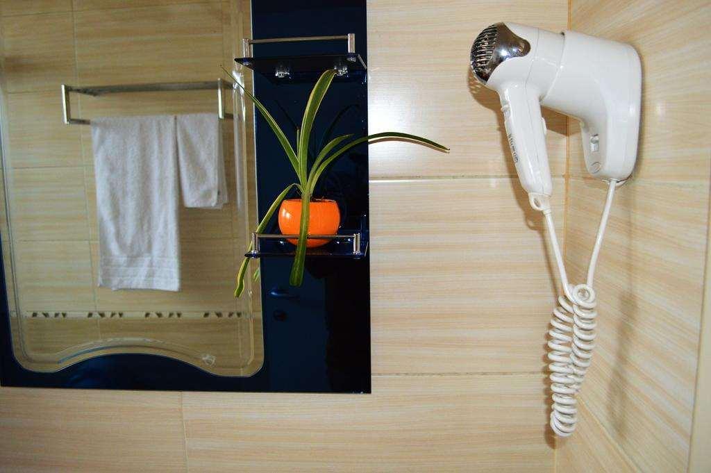 Select City Center Hotel Τίρανα Δωμάτιο φωτογραφία