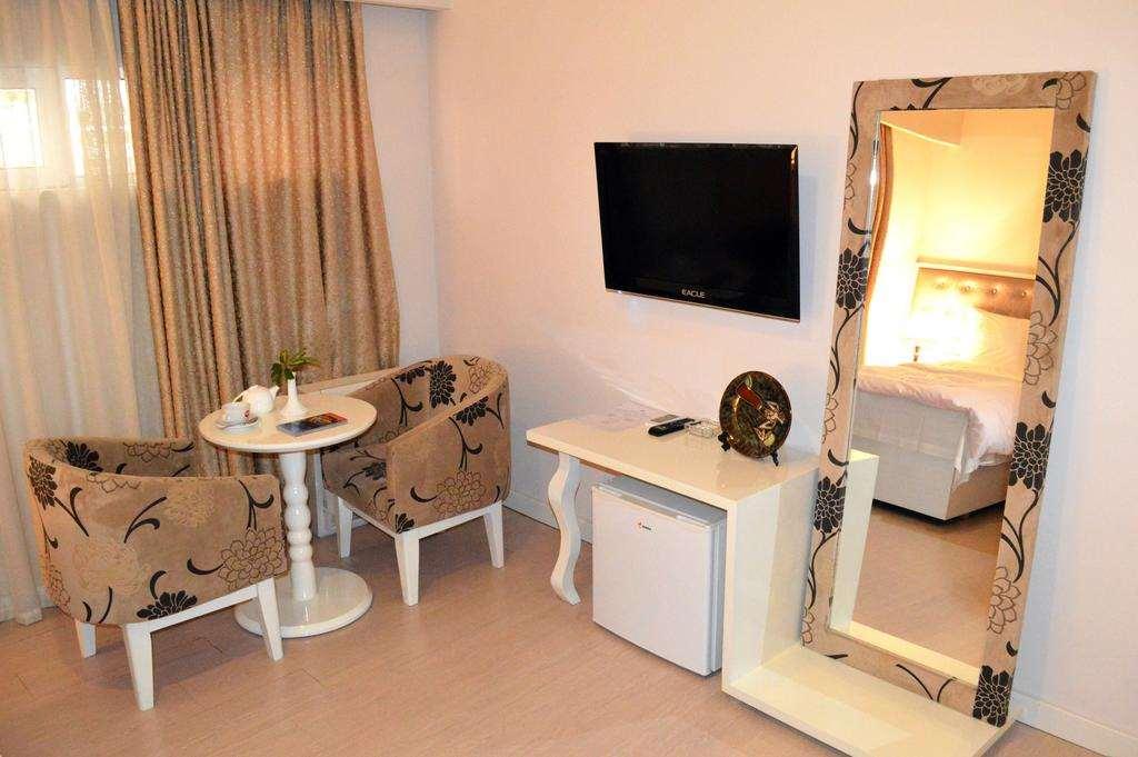 Select City Center Hotel Τίρανα Δωμάτιο φωτογραφία